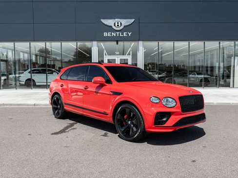 Certified 2023 Bentley Bentayga Extended Wheelbase AWD/4WD image 18