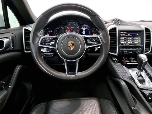 Used 2016 Porsche Cayenne AWD/4WD image 6