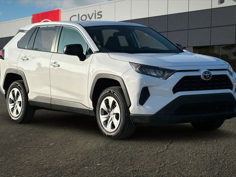 Used 2022 Toyota RAV4 LE image 10