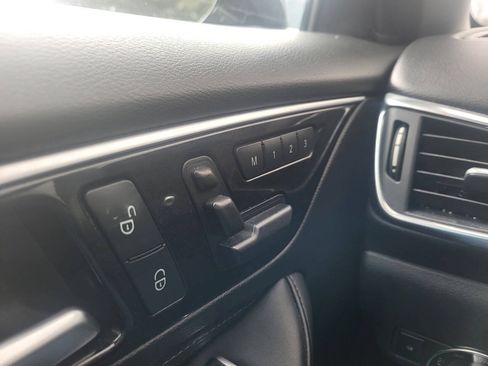 Used 2017 INFINITI QX30 AWD image 56