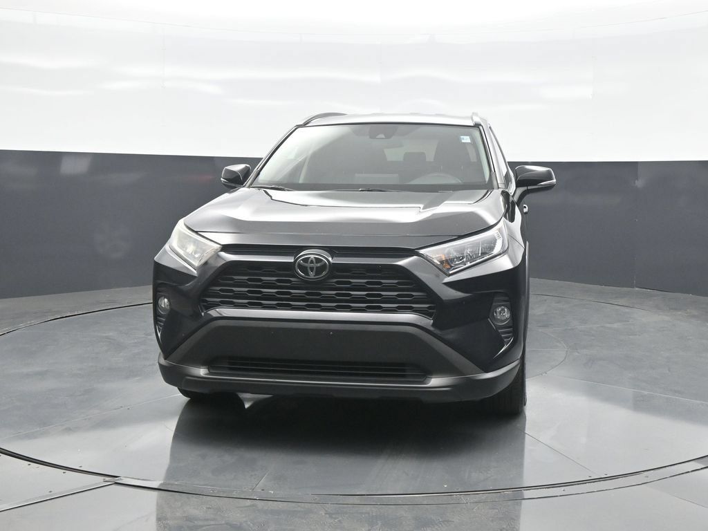 Used 2021 Toyota RAV4 XLE AWD/4WD image 2