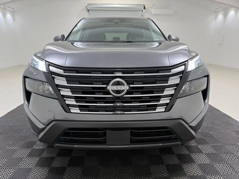 Used 2024 Nissan Rogue SV FWD image 2