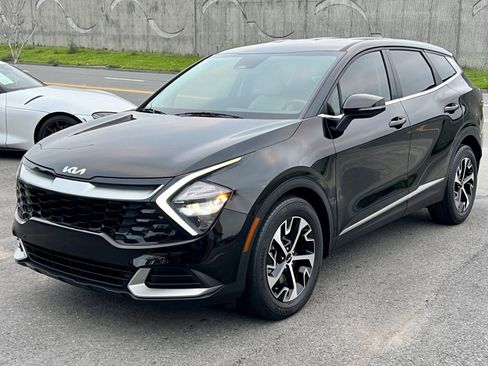 Used 2023 Kia Sportage EX image 9