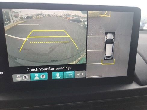 Used 2024 Honda Pilot TrailSport image 11