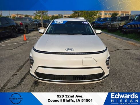 Used 2025 Hyundai Kona SEL FWD image 9