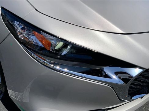 Used 2023 MAZDA MAZDA3 s FWD image 27