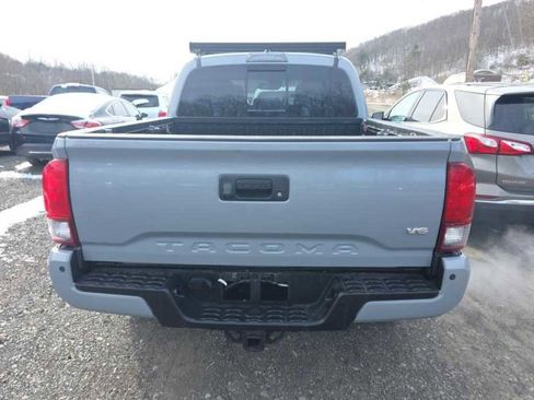 Used 2019 Toyota Tacoma TRD Off-Road image 4