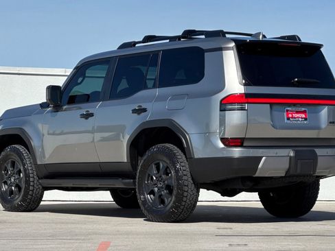 Used 2025 Lexus GX 550 image 7