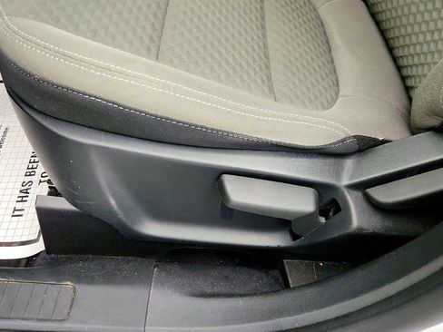 Used 2022 Ford Escape SE image 11