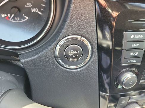 Used 2020 Nissan Rogue SL image 29