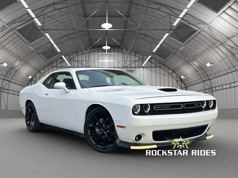 Used 2022 Dodge Challenger GT RWD image 17