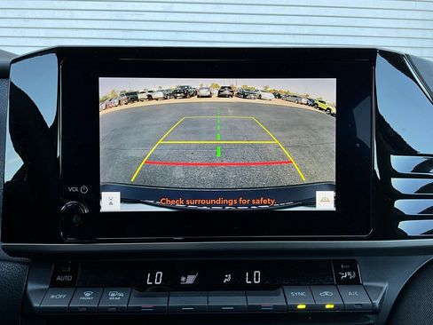 Used 2025 Toyota Camry LE image 30