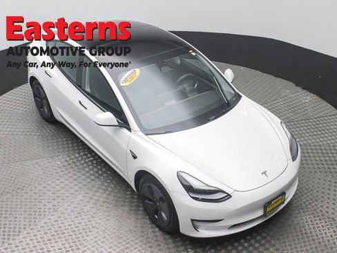 Used 2022 Tesla Model 3 Long Range AWD/4WD image 3
