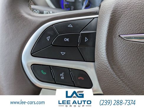 Used 2018 Chrysler Pacifica Touring-L w/ Advanced Safetytec Group FWD image 21