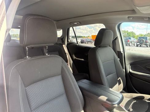 Used 2022 GMC Terrain SLE AWD/4WD image 18