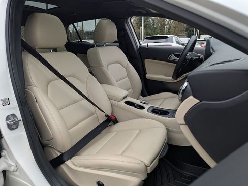 Used 2019 Mercedes-Benz GLA 250 4MATIC image 35