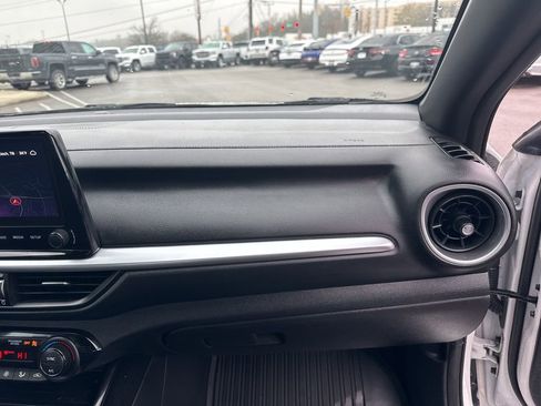 Used 2023 Kia Forte GT-Line w/ GT-Line Premium Package image 19