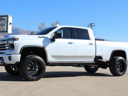 Used 2026 Chevrolet Silverado 3500 High Country w/ High Country Premium Package image 3