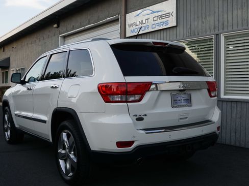Used 2012 Jeep Grand Cherokee Overland image 16