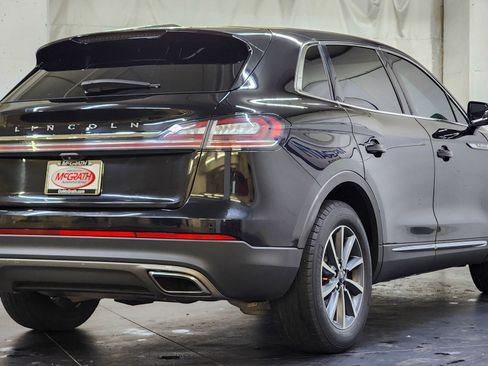 Used 2022 Lincoln Nautilus Standard image 5