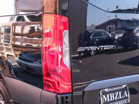 Used 2024 Mercedes-Benz Sprinter 2500 image 7