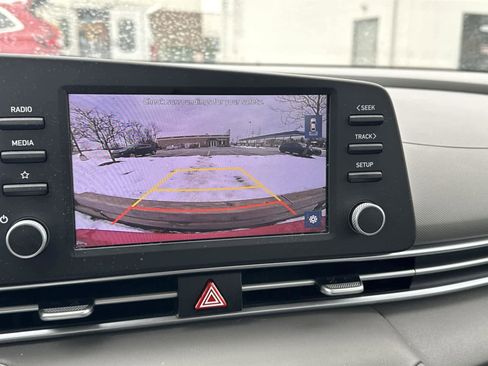 Used 2022 Hyundai Elantra SEL FWD image 23