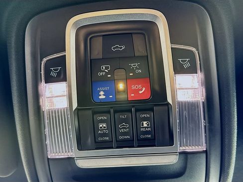 Used 2022 RAM 3500 Limited AWD/4WD image 19