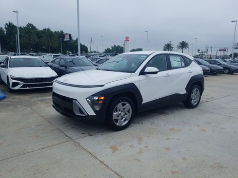 New 2026 Hyundai Kona SE FWD image 3