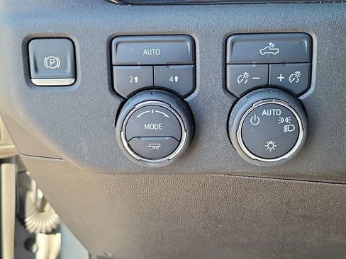 Certified 2025 Chevrolet Silverado 1500 LT image 19