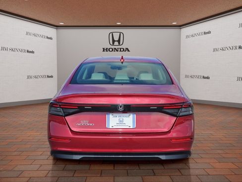 Used 2023 Honda Accord EX image 10