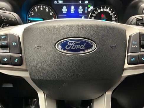 Used 2021 Ford Explorer XLT w/ XLT Sport Appearance Package image 15