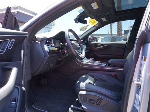 Used 2019 Audi Q8 Premium Plus w/ Premium Plus AWD/4WD image 18