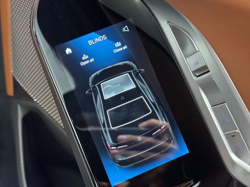 Used 2024 BMW i7 xDrive60 w/ Premium Package image 38