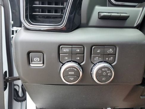 New 2026 GMC Sierra 3500 AT4 w/ AT4 Premium Plus Package AWD/4WD image 31