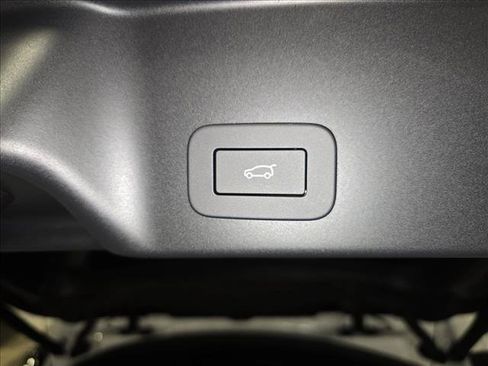 New 2026 Land Rover Range Rover Evoque S AWD/4WD image 13