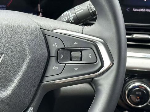 Used 2025 Chevrolet Trax LT w/ LT Convenience Package FWD image 22