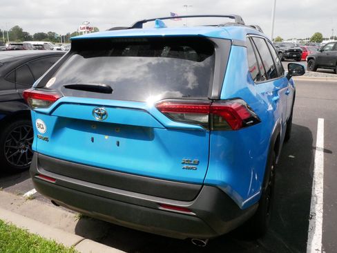 Certified 2021 Toyota RAV4 XLE w/ Convenience Package AWD/4WD image 4