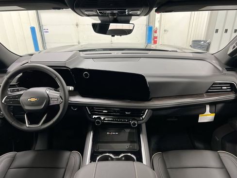New 2026 Chevrolet Suburban Premier AWD/4WD image 10