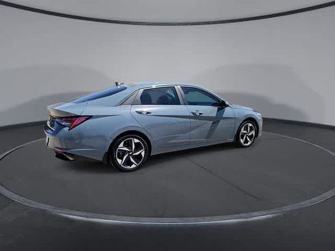 Used 2022 Hyundai Elantra Limited FWD image 8