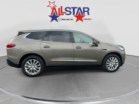 Used 2020 Buick Enclave Essence w/ Sound and Sites Package FWD image 8