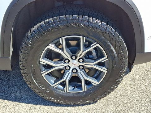 Used 2025 GMC Acadia AT4 w/ Super Cruise Package AWD/4WD image 8