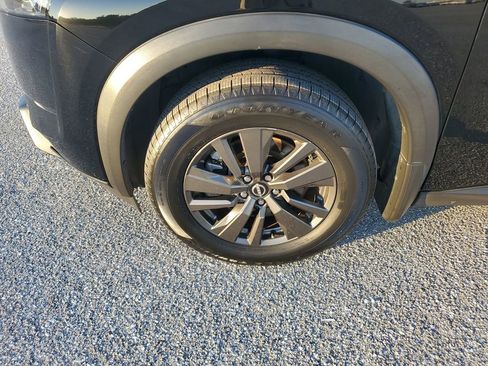 Used 2022 Nissan Pathfinder SV w/ SV Premium Package image 18