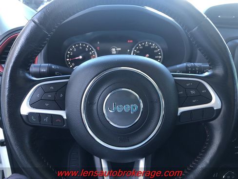 Used 2019 Jeep Renegade Trailhawk image 13