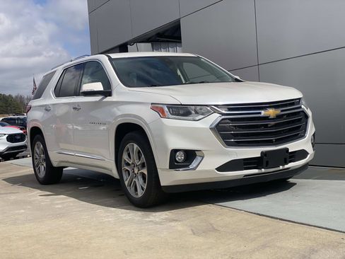 Used 2021 Chevrolet Traverse Premier image 1