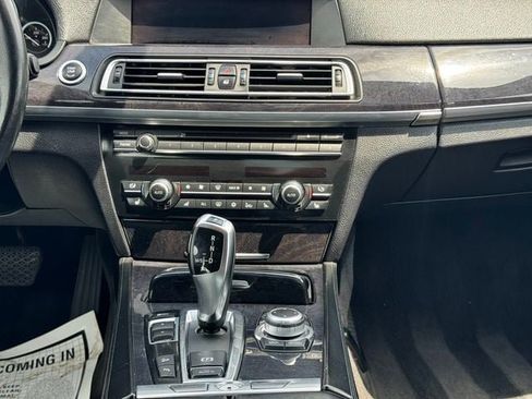 Used 2010 BMW 750Li xDrive AWD/4WD image 22