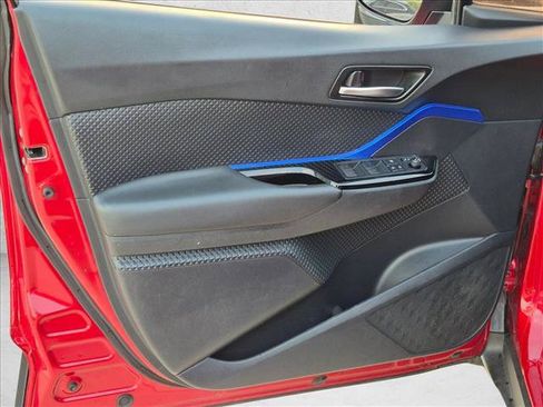 Used 2020 Toyota C-HR XLE FWD image 9
