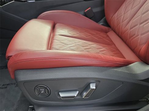 Certified 2025 Audi S6 e-tron Premium Plus w/ Premium Plus image 32