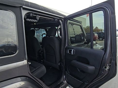 Certified 2021 Jeep Wrangler Unlimited Sahara image 17