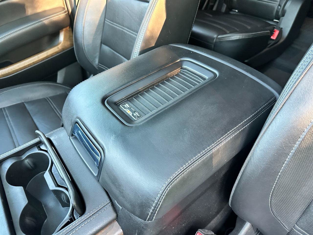 Used 2020 GMC Yukon Denali w/ Denali Ultimate Package RWD image 57