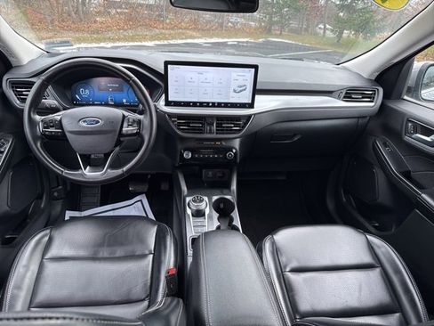 Used 2023 Ford Escape Platinum image 19